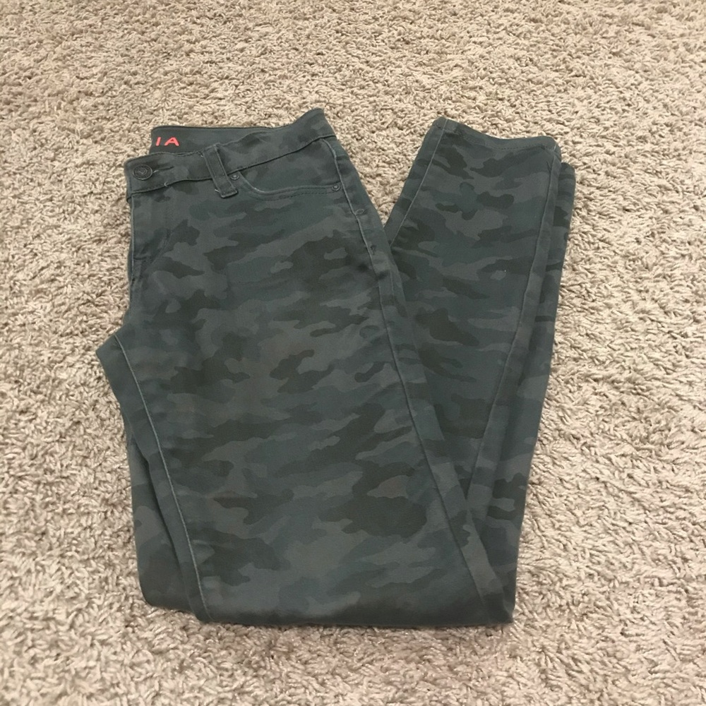 Camo pants